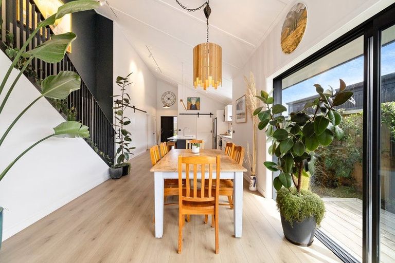 Photo of property in 6 Shepherd Road, Jacks Point, Queenstown, 9371