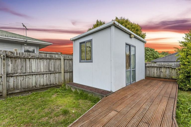 Photo of property in 1c Kuaka Place, New Lynn, Auckland, 0600