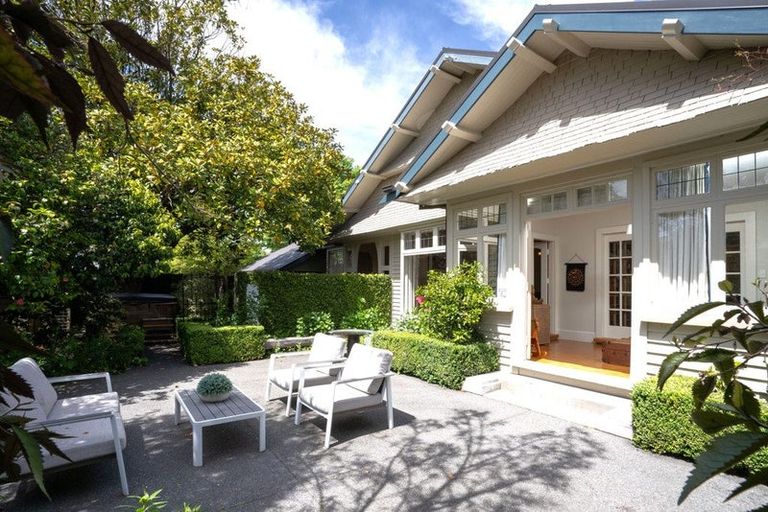 Photo of property in 11 Idris Road, Fendalton, Christchurch, 8052