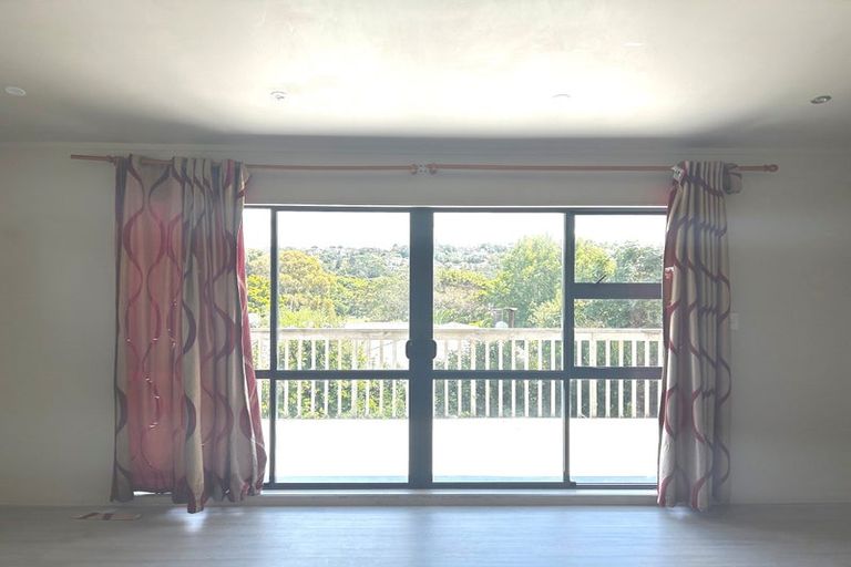 Photo of property in 32 Waverley Avenue, Glenfield, Auckland, 0629