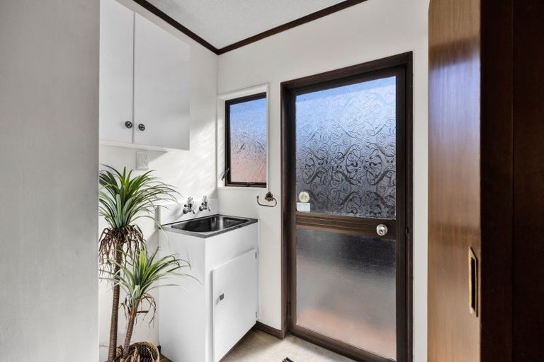 Photo of property in 1 Hawea Street, Merrilands, New Plymouth, 4312