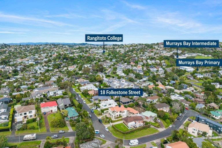 Photo of property in 18 Folkestone Street, Murrays Bay, Auckland, 0630