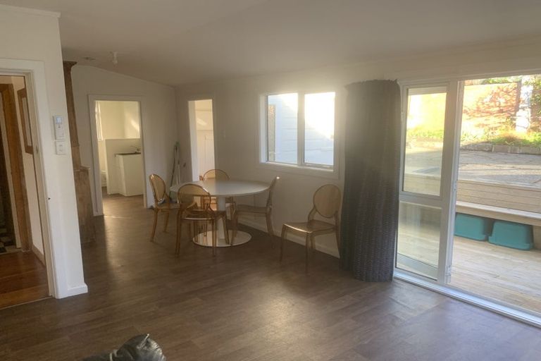 Photo of property in 37 Ara Paiwhenua, Tawa, Wellington, 5028