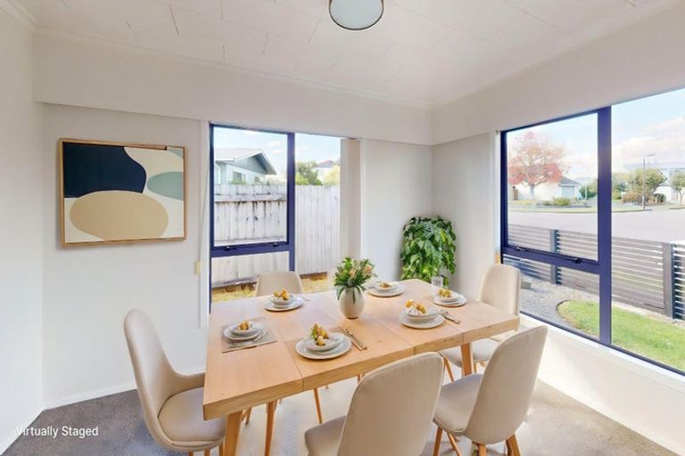 Photo of property in 5 Essex Place, Milson, Palmerston North, 4414