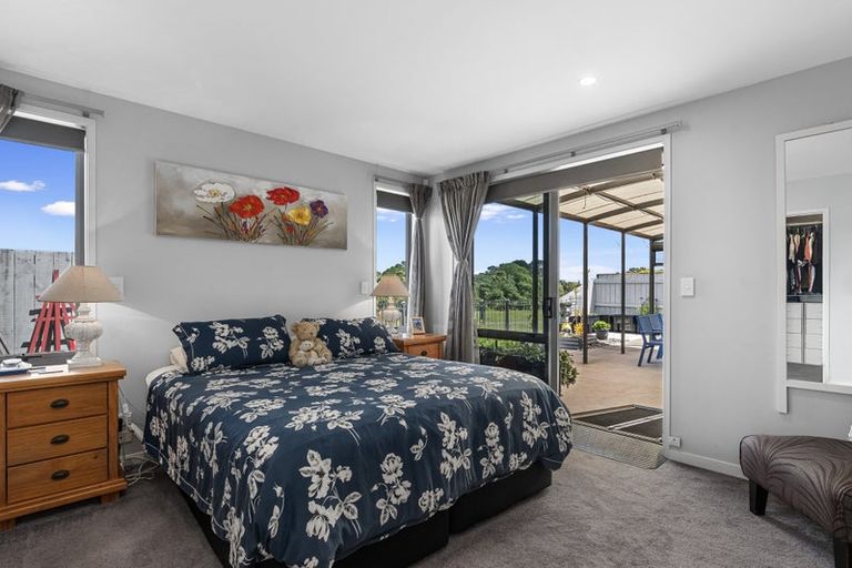 Photo of property in 60 Butterworth Crescent, Papamoa Beach, Papamoa, 3118