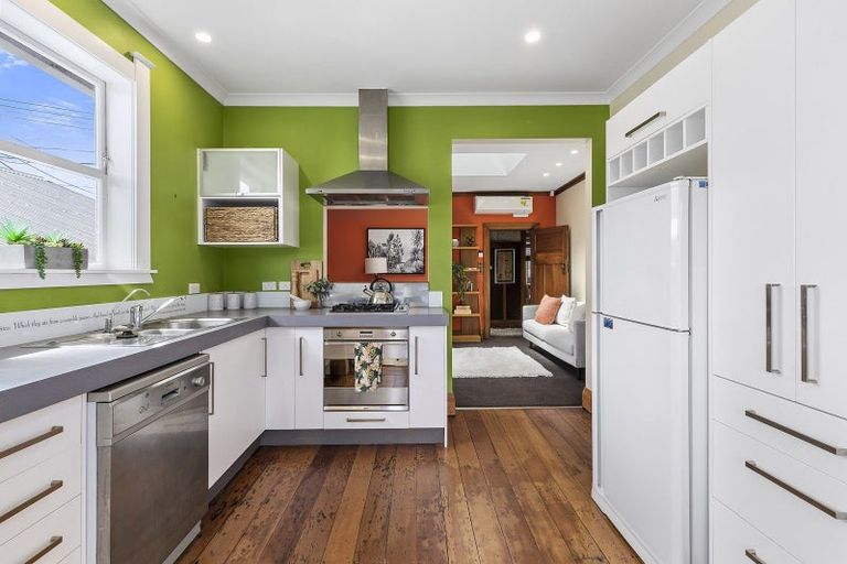 Photo of property in 42a Rhine Street, Island Bay, Wellington, 6023
