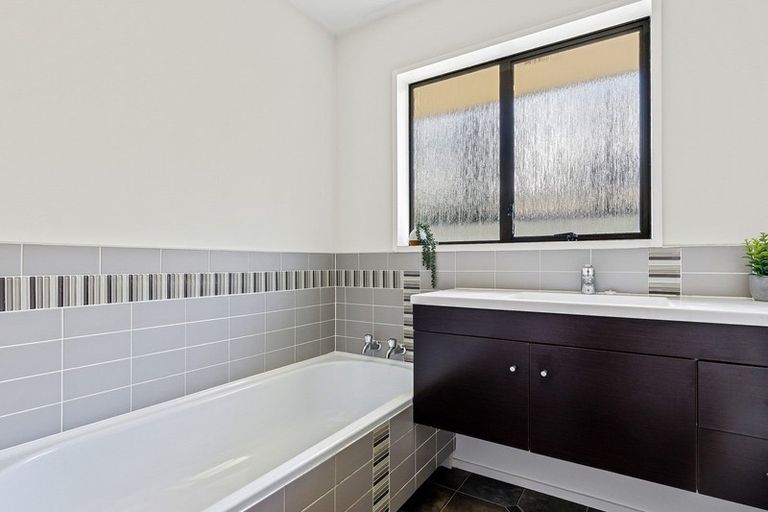 Photo of property in 74 Newnham Street, Rangiora, 7400