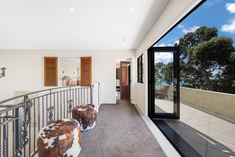 Photo of property in 2 Glenoaks Rise, Mellons Bay, Auckland, 2014