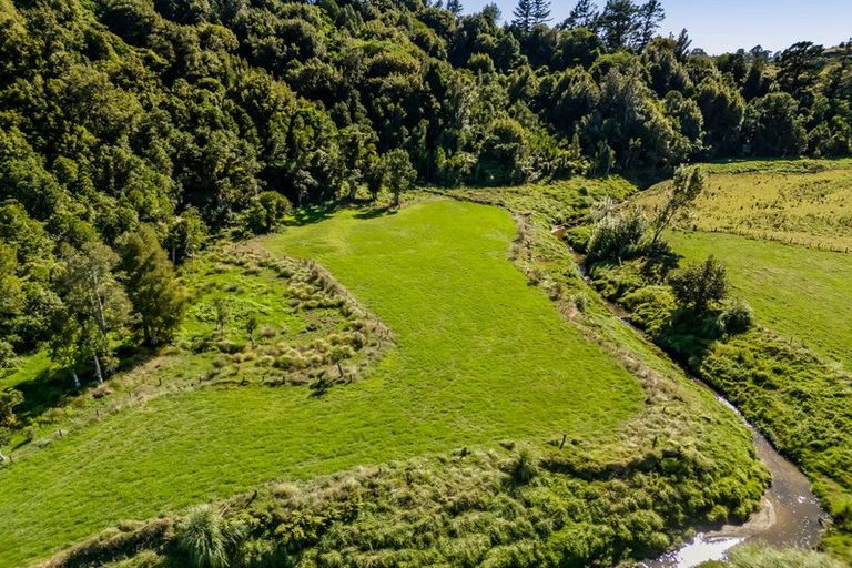 Photo of property in 427 Mataro Road, Onaero, Urenui, 4375