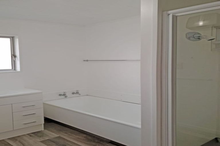 Photo of property in 2/22 Oxford Street, Taradale, Napier, 4112