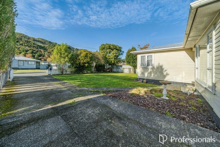 Photo of property in 66 Peel Place, Wainuiomata, Lower Hutt, 5014