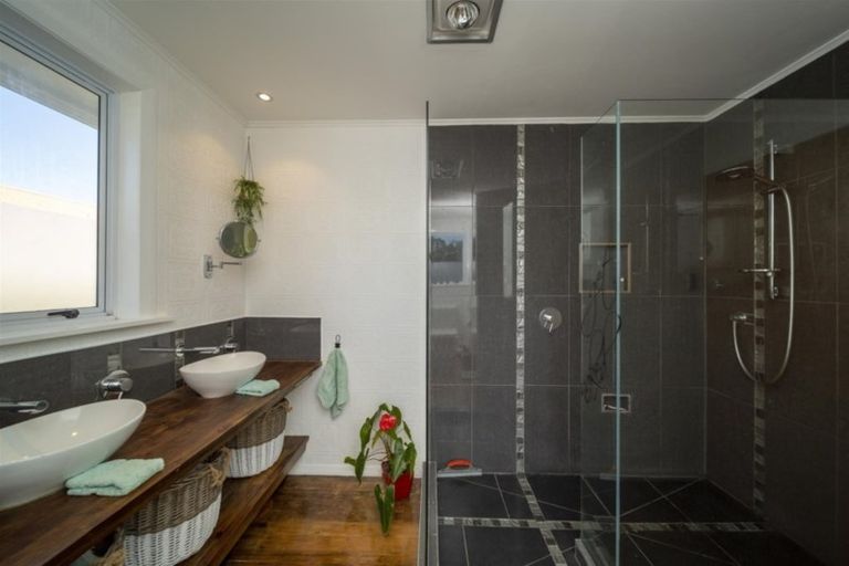 Photo of property in 4 Wera Street, Hawera, 4610