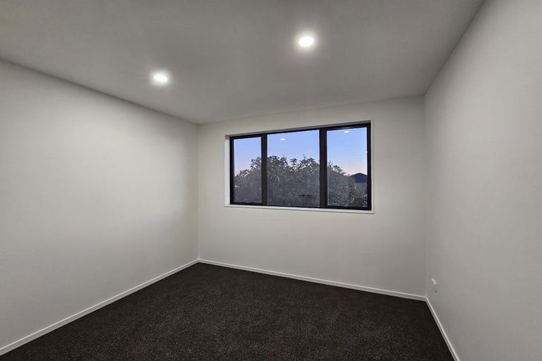 Photo of property in 8 Lewis Road, Pakuranga, Auckland, 2010