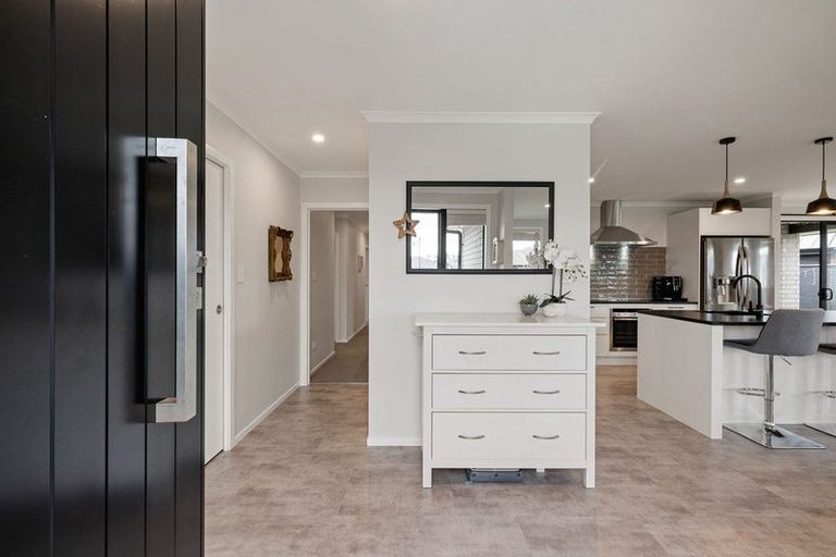 Photo of property in 19 Rose Leigh Drive, Cambridge, 3434