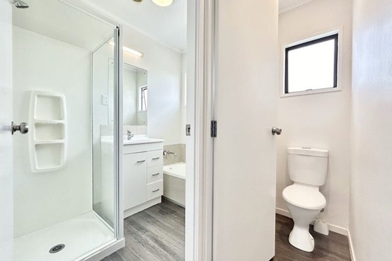 Photo of property in 4b Kathy Terrace, Stanmore Bay, Whangaparaoa, 0932
