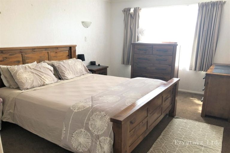 Photo of property in 45 Colwill Road, Massey, Auckland, 0614