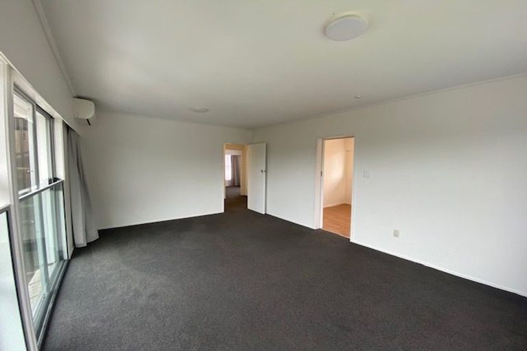 Photo of property in 1/23 Waitemata Road, Hauraki, Auckland, 0622