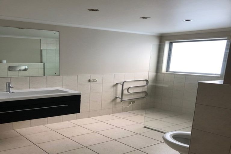 Photo of property in 348 Beach Road, Mairangi Bay, Auckland, 0630