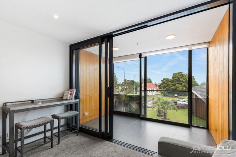 Photo of property in 205/1 Buscomb Avenue, Henderson, Auckland, 0610