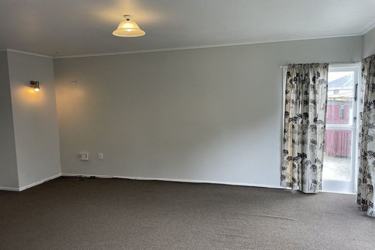 Photo of property in 5 Julian Place, Otara, Auckland, 2023