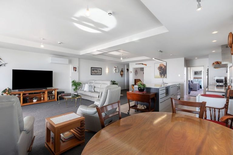 Photo of property in 154 Marine Parade, Mount Maunganui, 3116