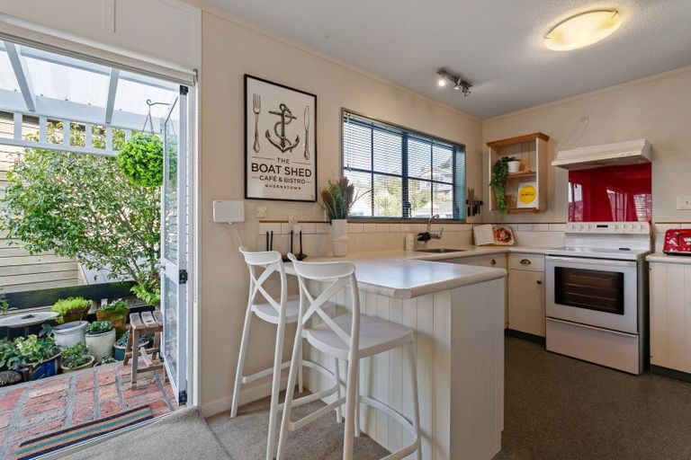 Photo of property in 8a Cassis Place, Crofton Downs, Wellington, 6035