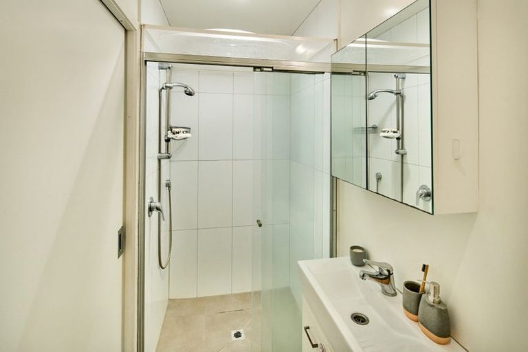 Photo of property in Las Olas De Cuba, 2/35 Torrens Terrace, Mount Cook, Wellington, 6011