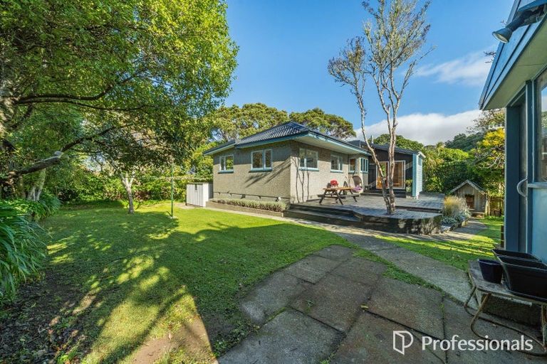 Photo of property in 20 London Road, Korokoro, Lower Hutt, 5012