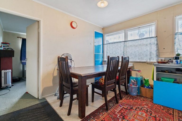 Photo of property in 26 Gainsborough Street, Manurewa, Auckland, 2102