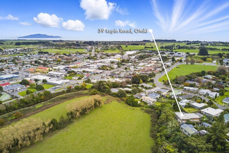 Photo of property in 39 Lupin Road, Otaki, 5512