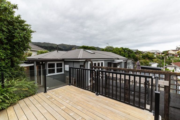 Photo of property in 30 Collins Avenue, Tawa, Wellington, 5028