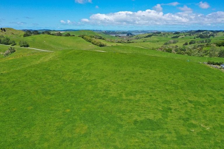 Photo of property in 156 Marohemo Road, Maungaturoto, 0583