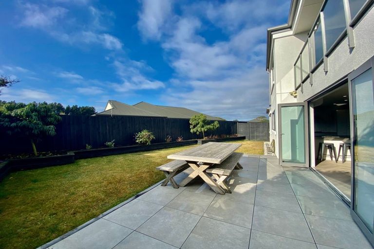 Photo of property in 5 Stoneleigh Green, Parklands, Christchurch, 8083