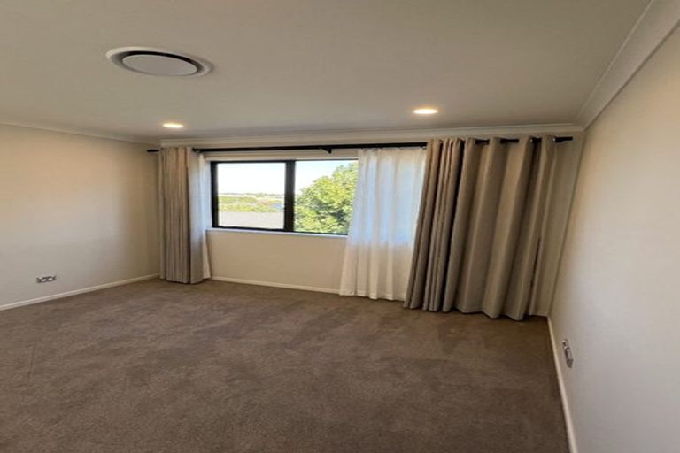 Photo of property in 35 Ksenia Drive, Flat Bush, Auckland, 2019