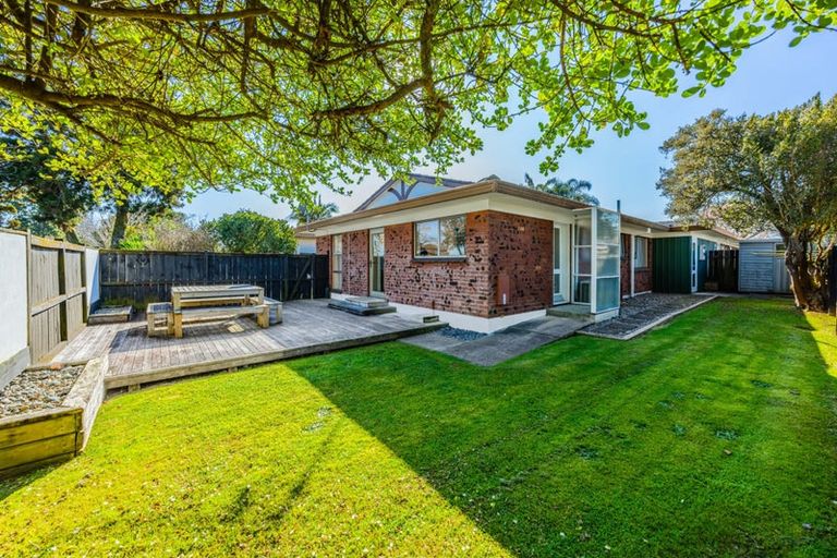 Photo of property in 1/22 Beaumaris Way, Conifer Grove, Takanini, 2112