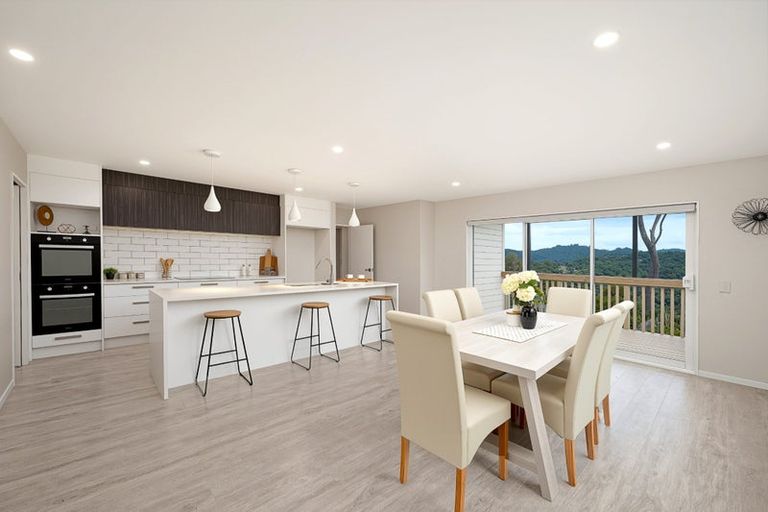 Photo of property in 220 Forest Hill Road, Waiatarua, Auckland, 0612