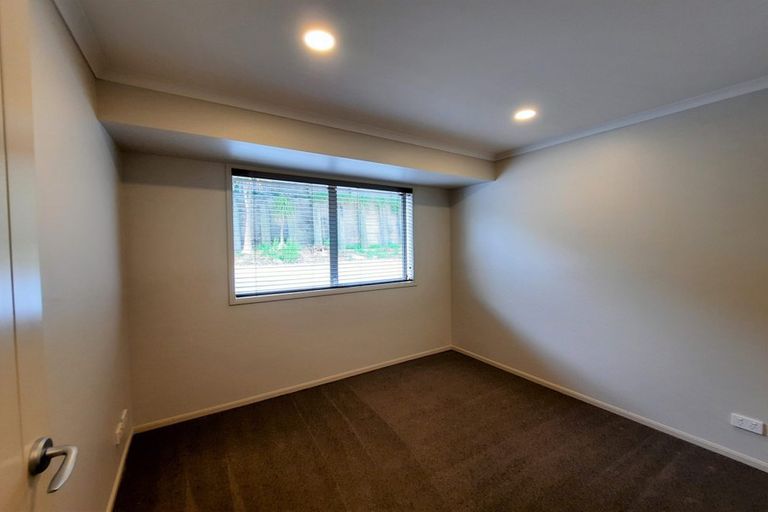 Photo of property in 10 Newbury Place, Schnapper Rock, Auckland, 0632