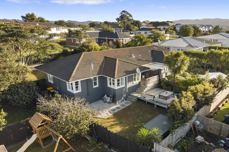 Photo of property in 1/57 Sunnyside Road, Sunnyvale, Auckland, 0612