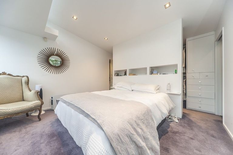 Photo of property in 64 Ranui Crescent, Khandallah, Wellington, 6035