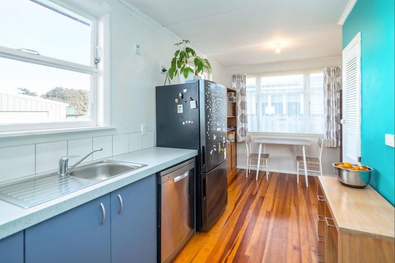 Photo of property in 17 Costley Street, Carterton, 5713
