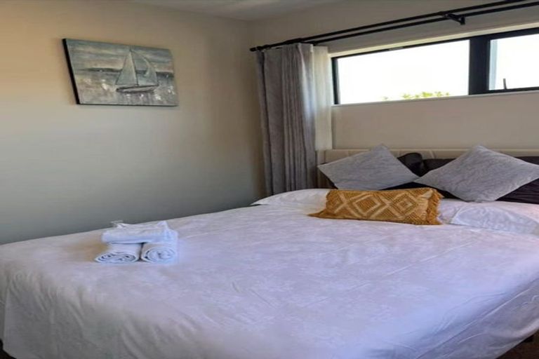 Photo of property in 38d Wicklam Lane, Greenhithe, Auckland, 0632