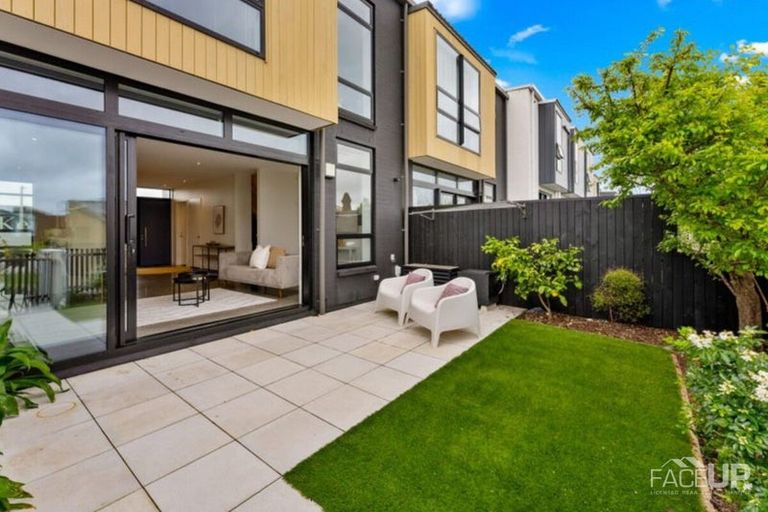 Photo of property in 254 Hobsonville Point Road, Hobsonville, Auckland, 0616