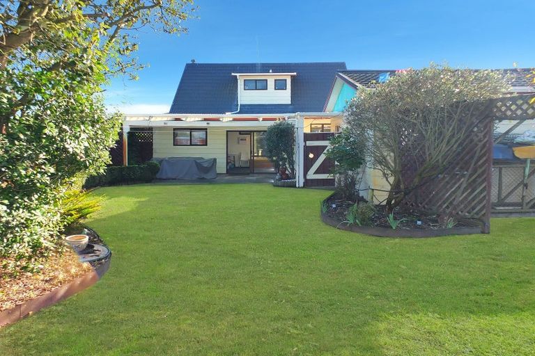 Photo of property in 38 Hennessy Street East, Foxton Beach, Foxton, 4815