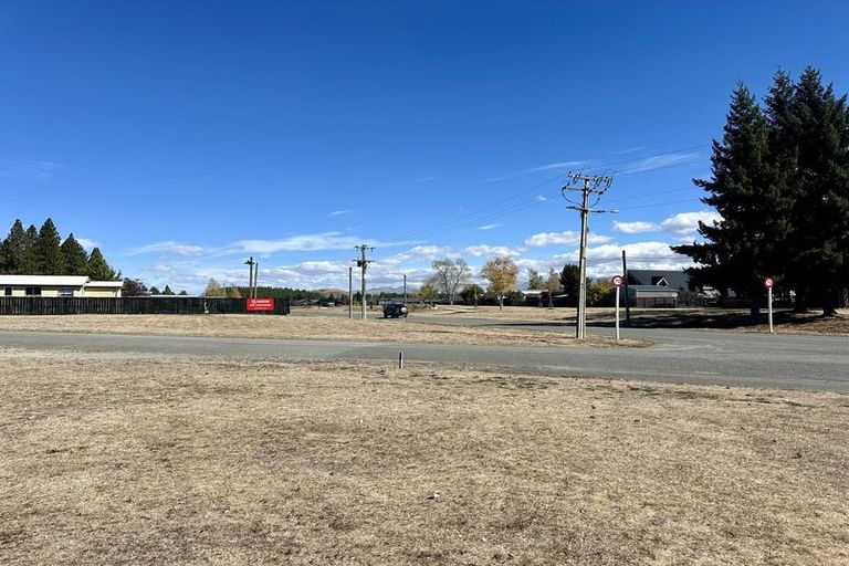 Photo of property in 25 Ohau Road, Twizel, 7901