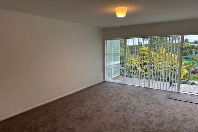 Photo of property in 12 Kororo Street, Northcote, Auckland, 0627
