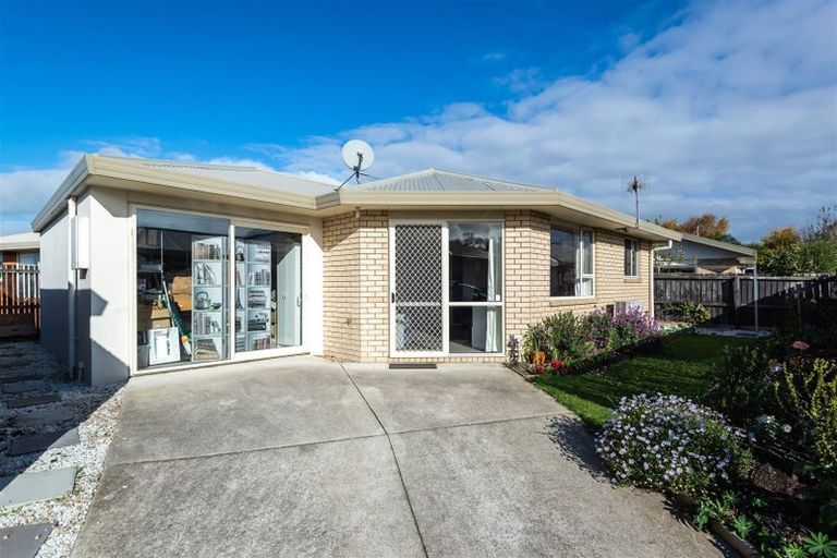 Photo of property in 15 Charlotte Lane, Woolston, Christchurch, 8062