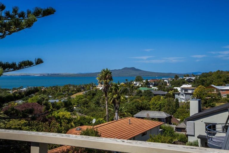 Photo of property in 7 Aberdeen Road, Castor Bay, Auckland, 0620