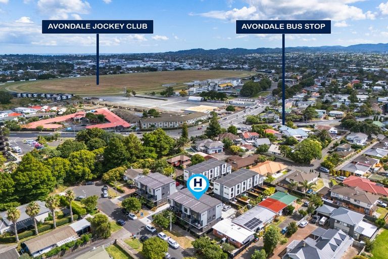 Photo of property in 19 Taipahitini Road, Rosehill, 2113