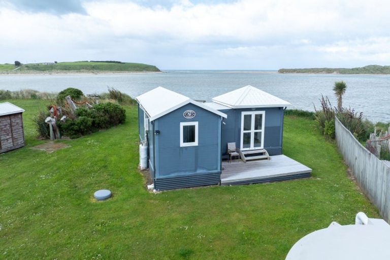 Photo of property in 60 Neva Street, Fortrose, Tokanui, 9875