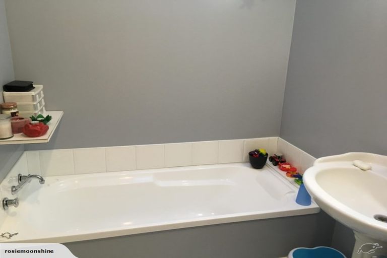 Photo of property in 21a Percy Dyett Drive, Karori, Wellington, 6012